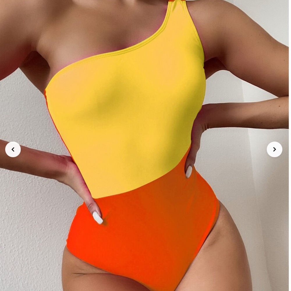 SHEIN Wireless One Piece Swimsuit
